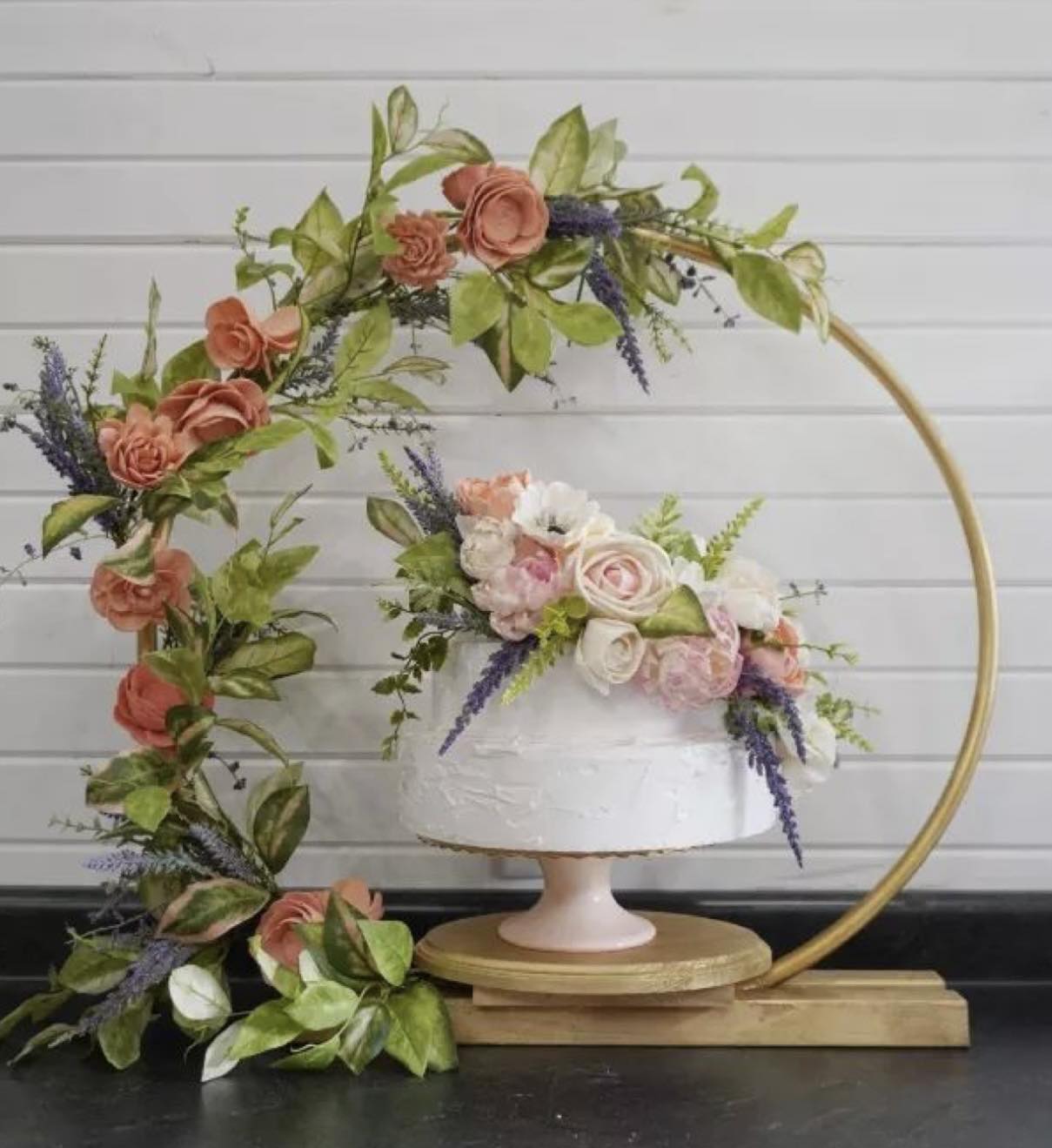 Gold Hoop with Cake Stand