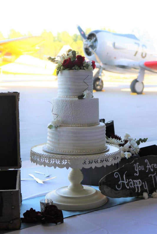 Cream Scalloped Cake Stand