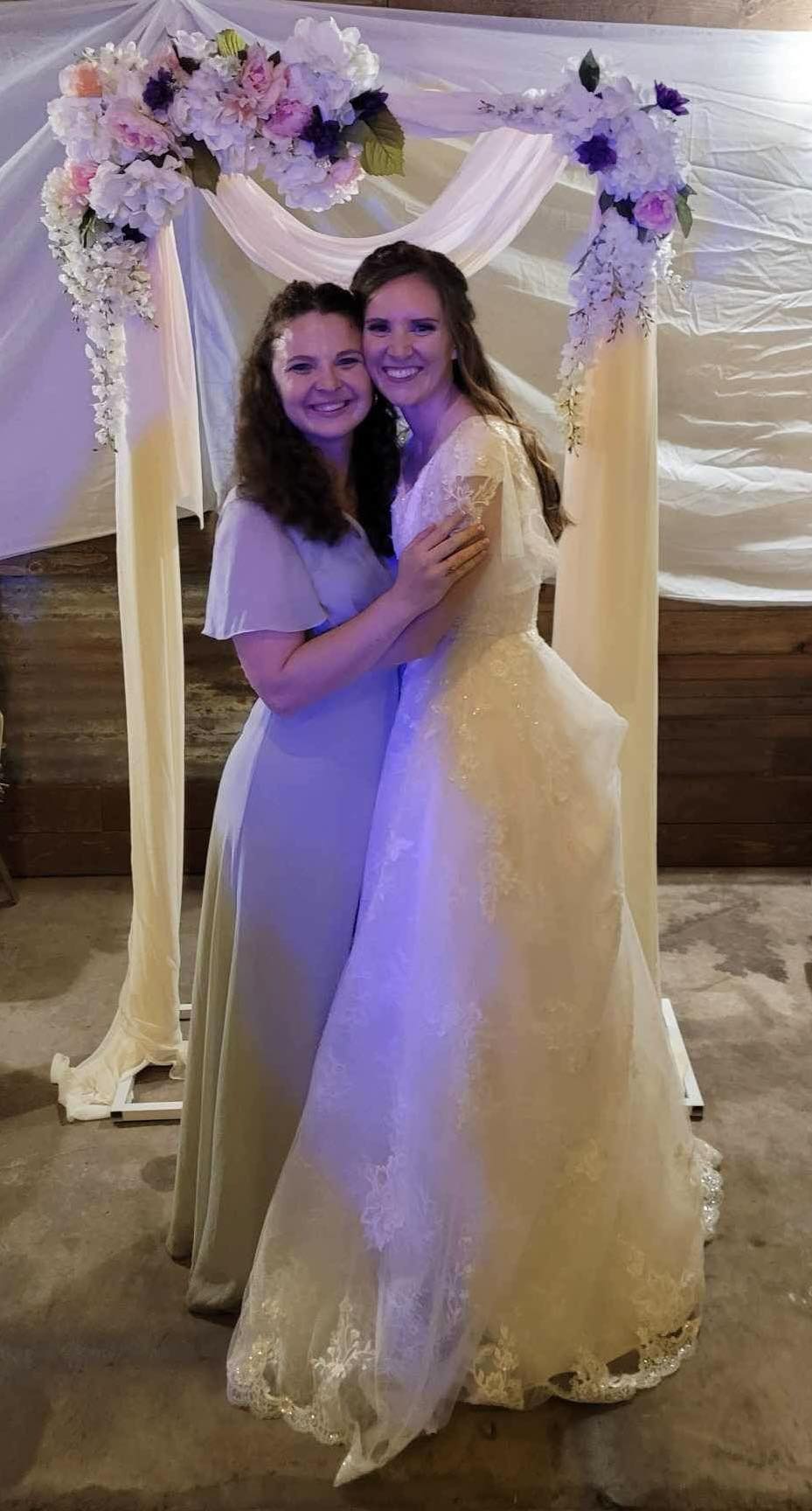 Collapsible Cream Metal Arch Backdrop