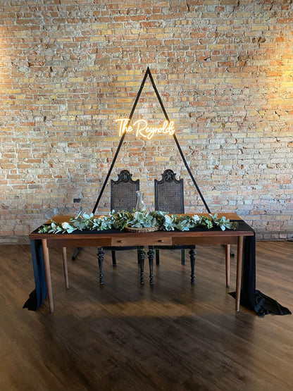 Black Metal Triangle Arch