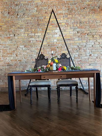 Black Metal Triangle Arch