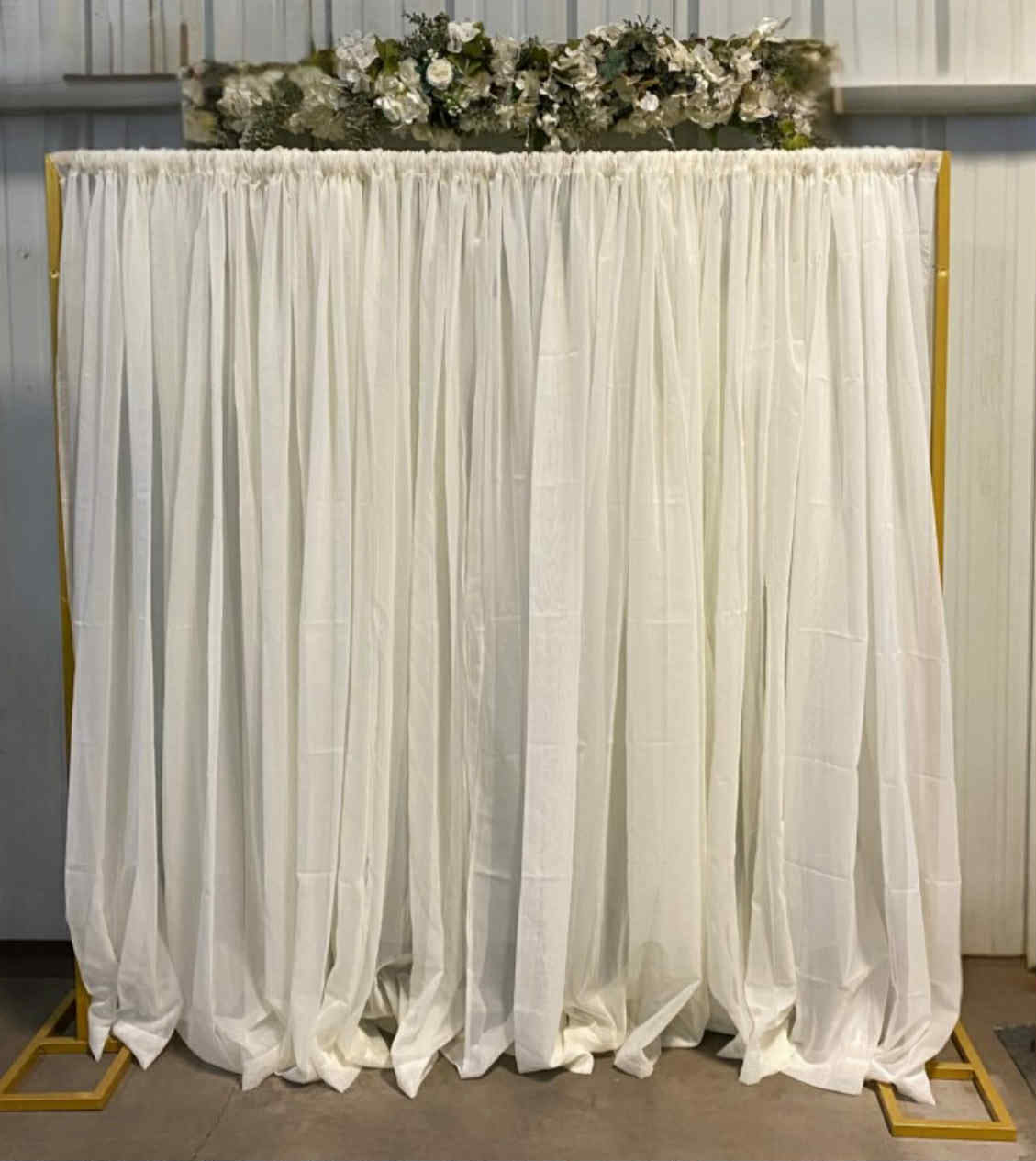 Adjustable Gold Backdrop Stand