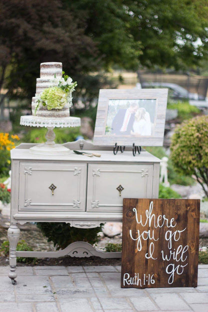 Cream Scalloped Cake Stand