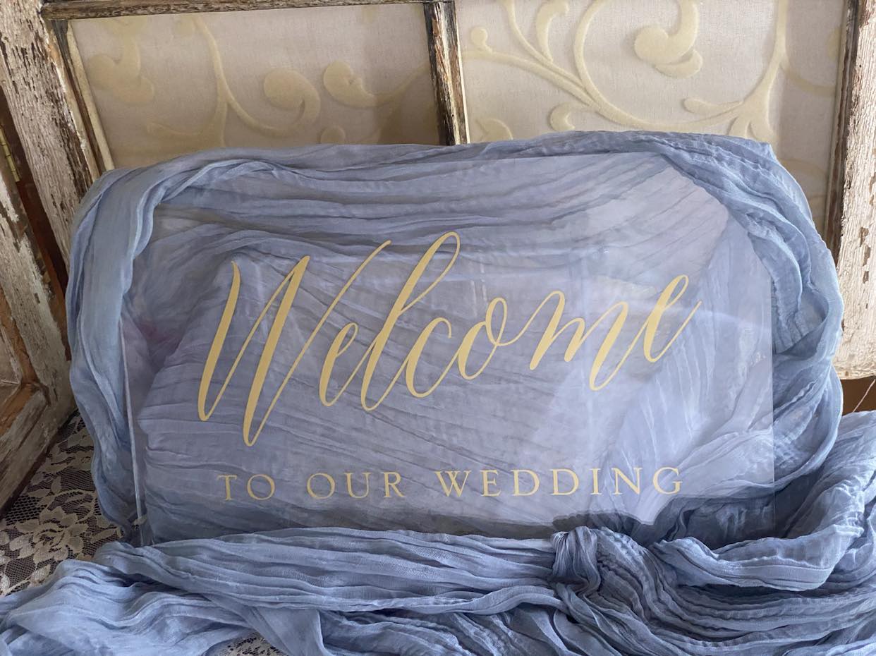 Gold Welcome Acrylic Table Sign