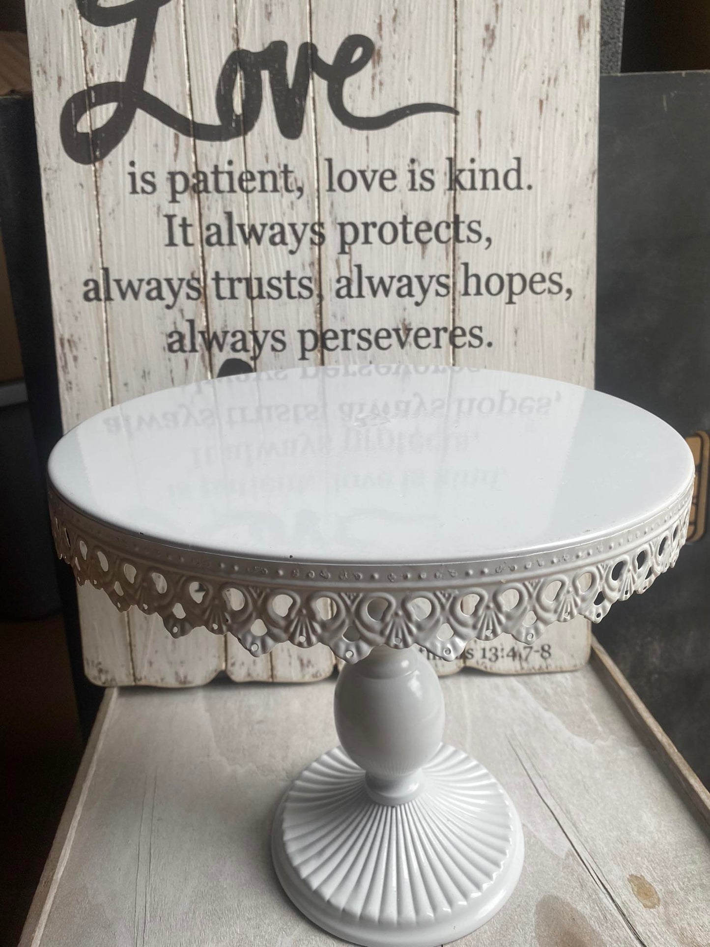 White Cake Stand