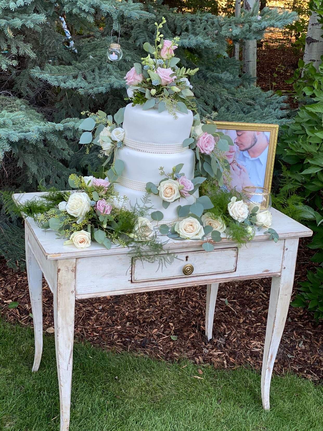 White Shabby Chic Entry Table