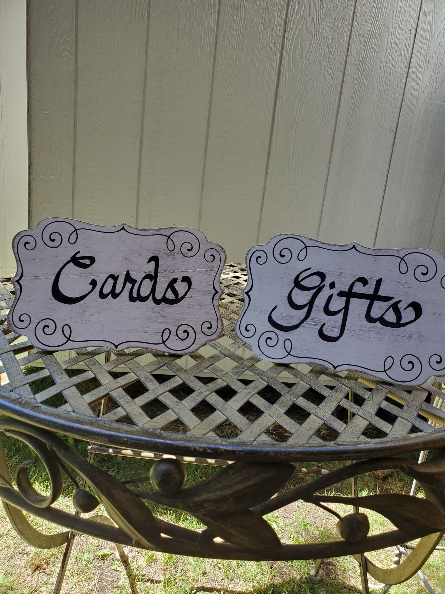 Scalloped Card/Gift Sign
