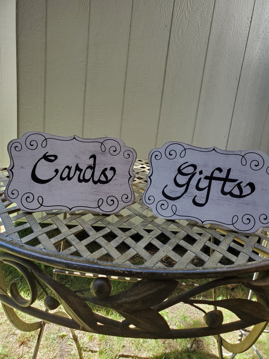 Scalloped Card/Gift Sign