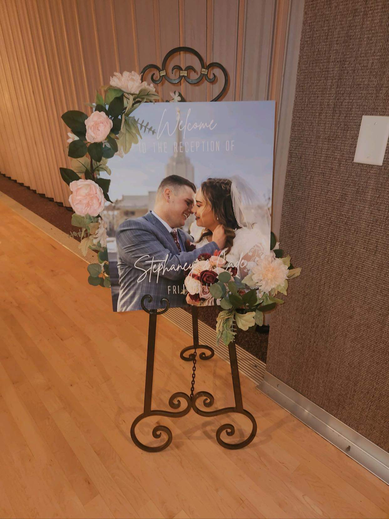 Milano Metal Floor Easel - Rigby Wedding Rentals