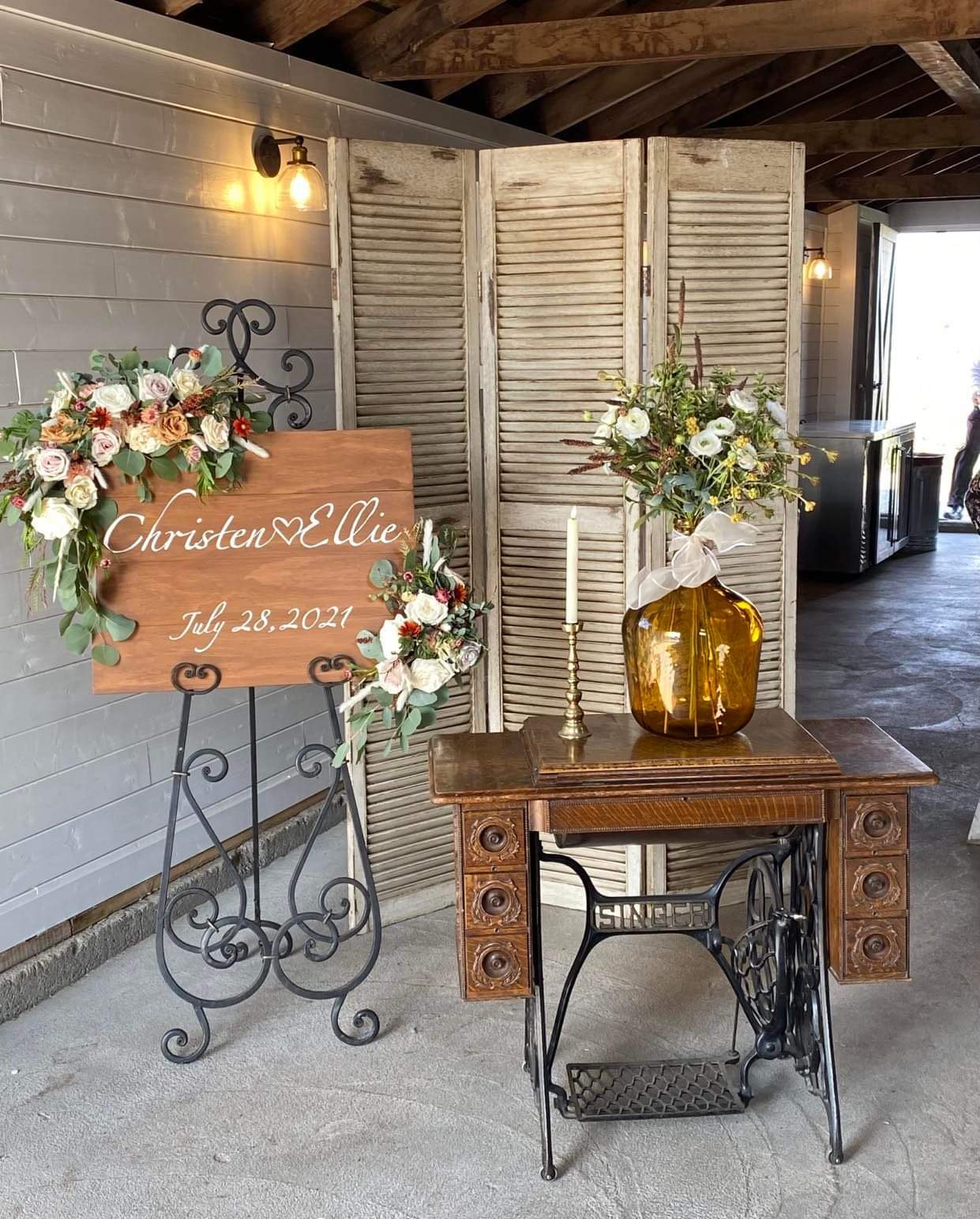 Milano Metal Floor Easel - Rigby Wedding Rentals